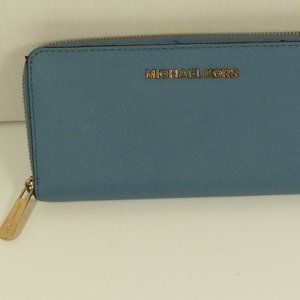 Michael Kors Accordion Zip Wallet Blue Textured